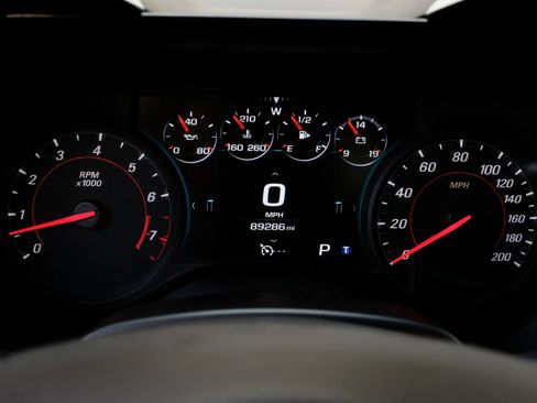 Used 2018 Chevrolet Camaro SS RWD image 23