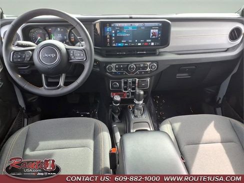 Used 2024 Jeep Wrangler Unlimited AWD/4WD image 27