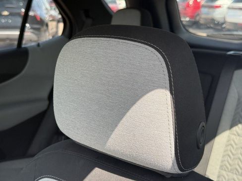 Used 2023 Chevrolet Equinox LS FWD image 21