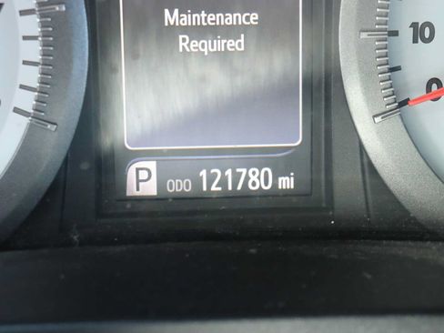 Used 2017 Toyota Sienna SE w/ SE Preferred Package FWD image 11