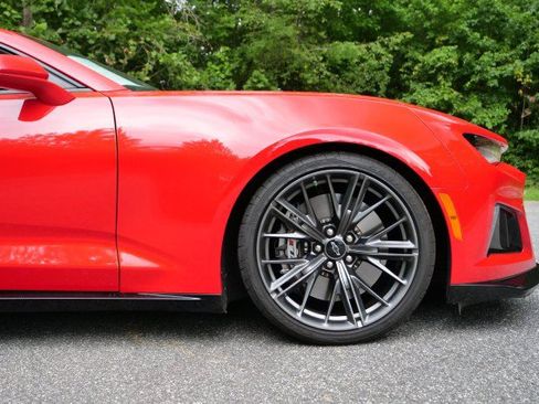 Used 2022 Chevrolet Camaro ZL1 RWD image 29