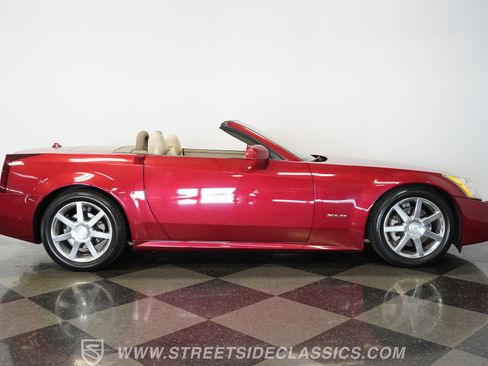 Used 2005 Cadillac XLR image 20