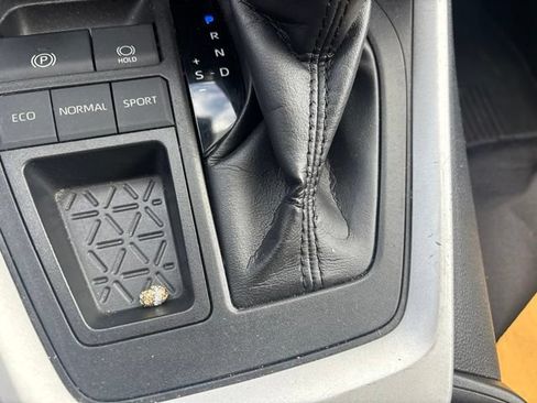 Used 2021 Toyota RAV4 XLE FWD image 13