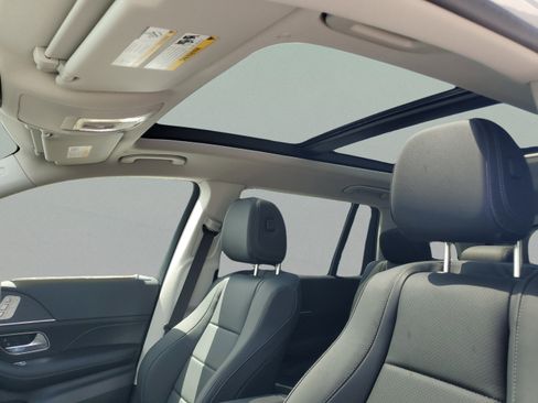 Certified 2026 Mercedes-Benz GLS 450 4MATIC image 22