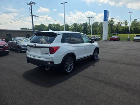 Used 2023 Honda Passport EX-L image 3