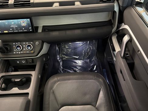Used 2023 Land Rover Defender 110 X-Dynamic SE AWD/4WD image 17
