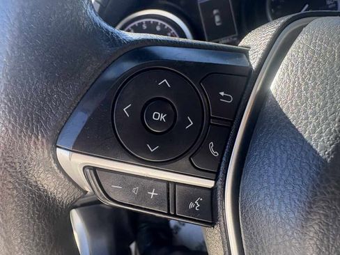 Used 2022 Toyota Camry LE image 21