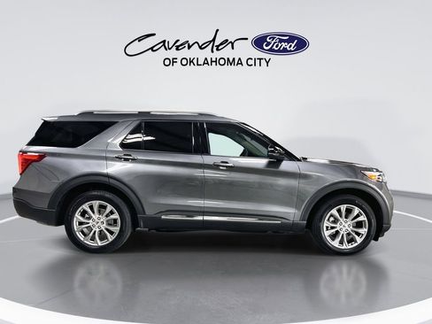 Used 2022 Ford Explorer Limited w/ Equipment Group 301A AWD/4WD image 9