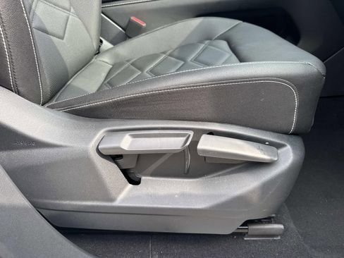 Used 2025 Volkswagen Atlas SE FWD image 12