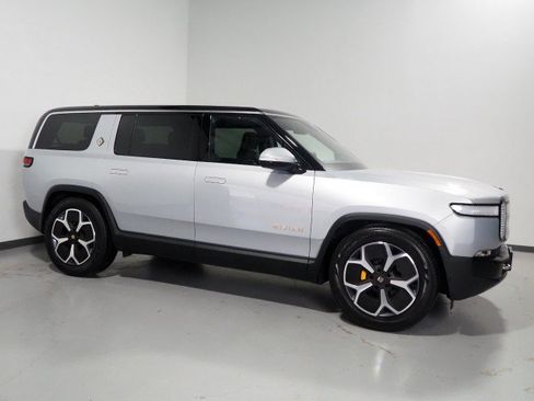 Used 2024 Rivian R1S AWD Adventure image 1