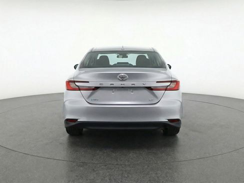 Used 2025 Toyota Camry LE image 7