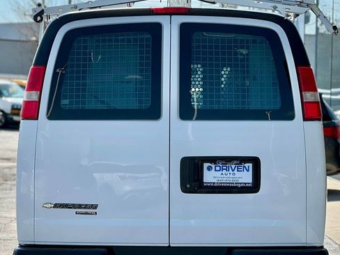 Used 2014 Chevrolet Express 2500 RWD image 4