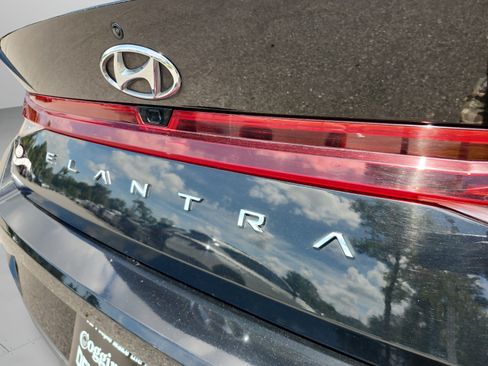 Used 2021 Hyundai Elantra SEL FWD image 24