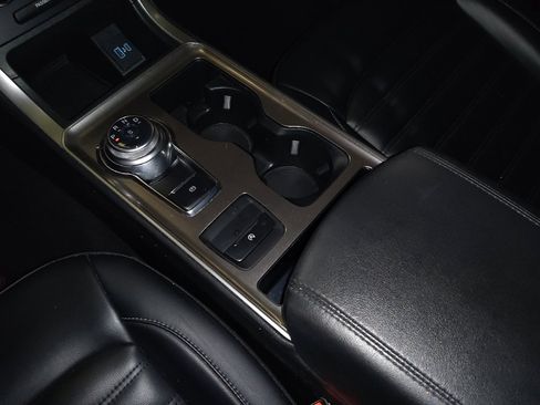 Used 2024 Ford Edge SEL image 26