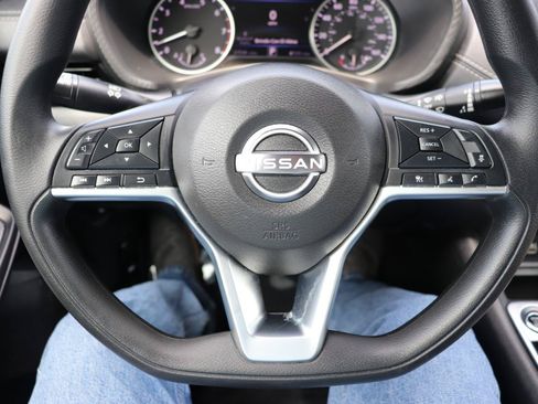 Used 2024 Nissan Sentra SV FWD image 26