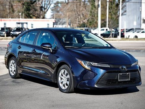 Used 2023 Toyota Corolla LE image 12