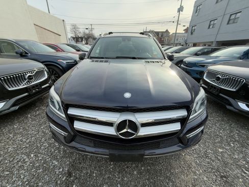 Used 2015 Mercedes-Benz GL 450 4MATIC image 2