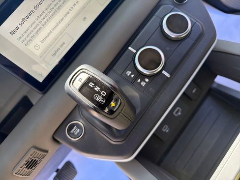 Used 2024 Land Rover Defender 110 S image 24