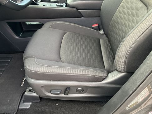 Used 2025 Nissan Pathfinder SV AWD/4WD image 14