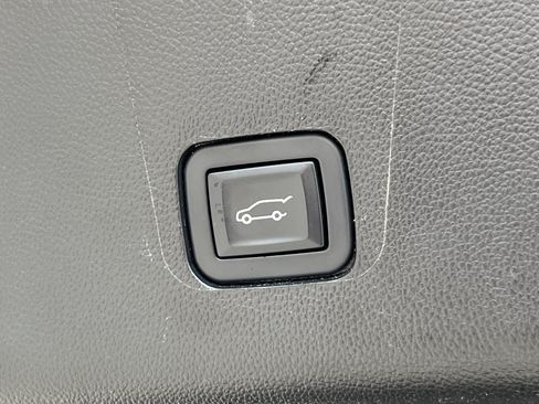 Used 2018 Chevrolet Traverse LT AWD/4WD image 9