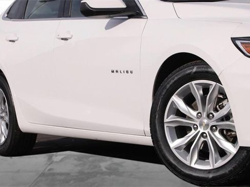 Used 2024 Chevrolet Malibu LT image 3