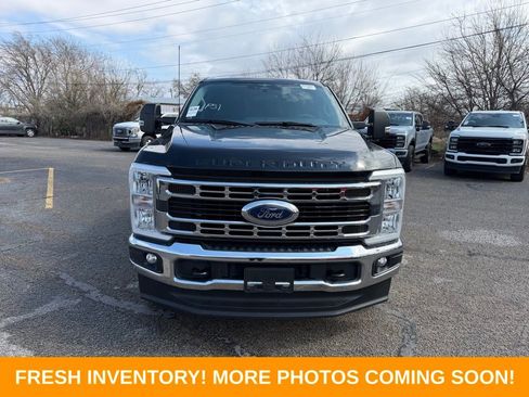 Used 2024 Ford F350 XLT image 2