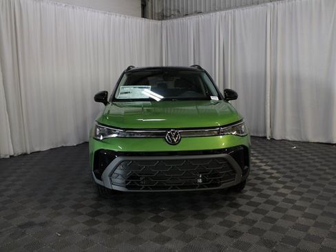 New 2025 Volkswagen Taos SE image 32