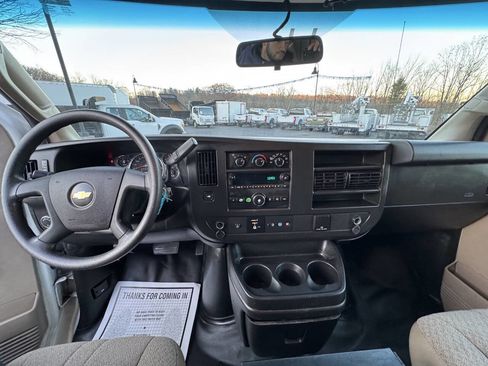 Used 2019 Chevrolet Express 2500 image 19