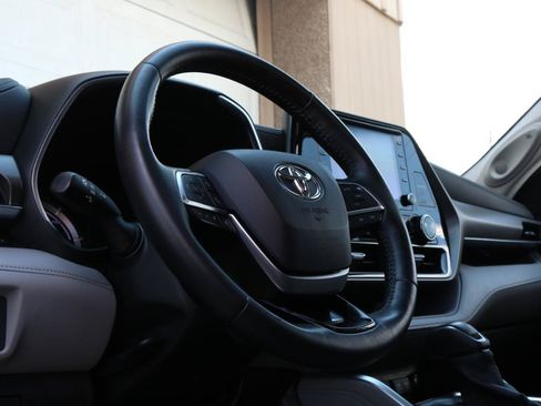 Used 2021 Toyota Highlander Limited AWD/4WD image 26