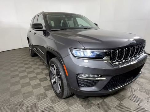 Used 2023 Jeep Grand Cherokee 4WD 4xe image 12