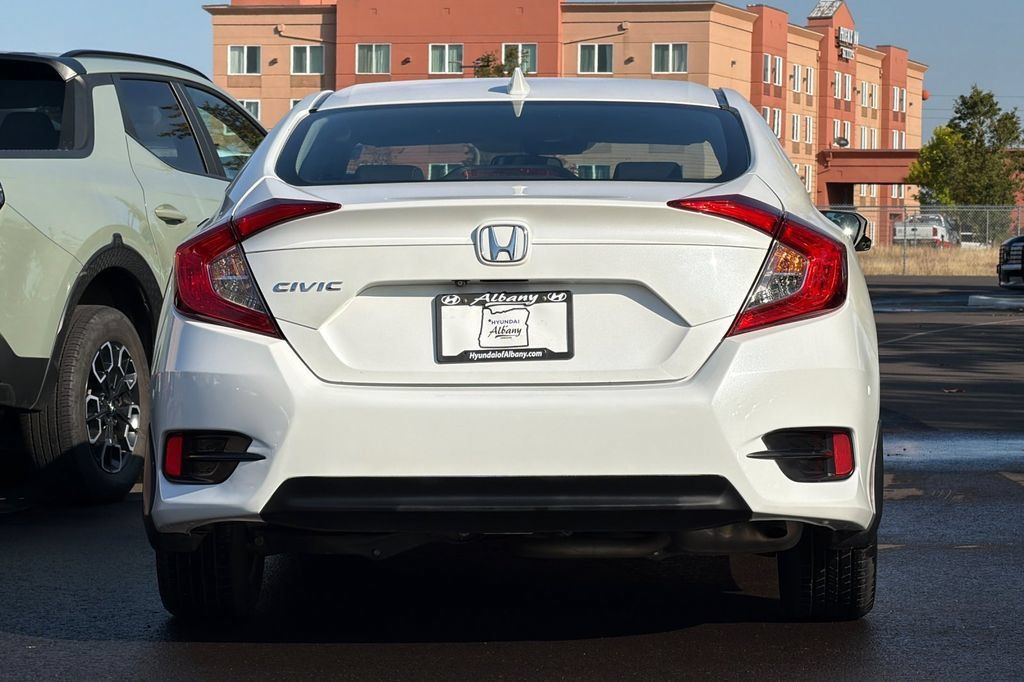 Used 2018 Honda Civic EX image 5