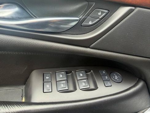 Used 2016 Cadillac Escalade Premium AWD/4WD image 8
