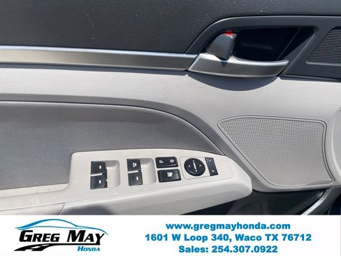 Used 2020 Hyundai Elantra Value Edition FWD image 11