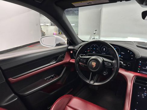 Used 2020 Porsche Taycan 4S image 41