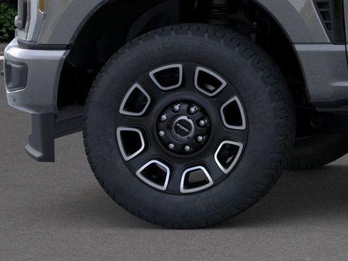 New 2025 Ford F250 Platinum w/ FX4 Off-Road Package image 19