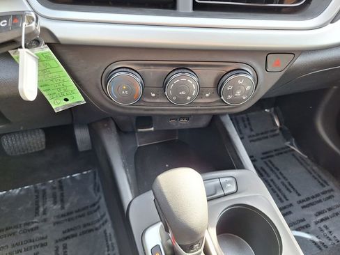 Used 2024 Chevrolet Trax LS w/ LS Convenience Package image 14