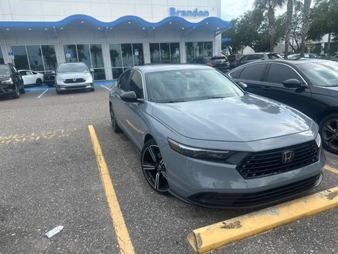 Used 2023 Honda Accord Sport image 2