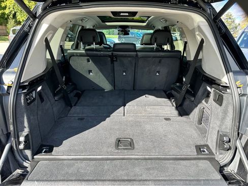 Used 2025 BMW X7 xDrive40i w/ Premium Package image 11