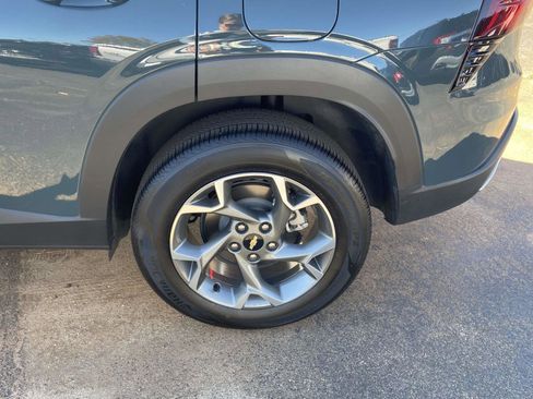 Used 2025 Chevrolet Trax LT image 24