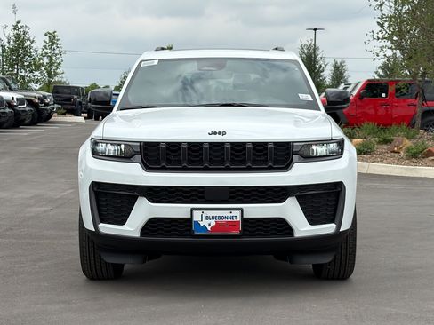 New 2026 Jeep Grand Cherokee L 2WD image 2