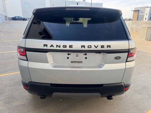 Used 2017 Land Rover Range Rover Sport SE image 4
