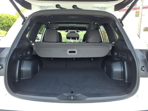 Certified 2025 Subaru Forester Premium AWD/4WD image 18