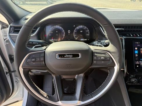 New 2026 Jeep Grand Cherokee L Laredo image 16