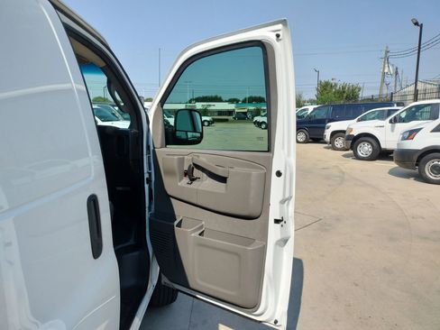 Used 2019 Chevrolet Express 3500 Extended w/ Driver Convenience Package image 34