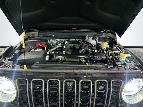 New 2026 Jeep Wrangler Unlimited Rubicon AWD/4WD image 32