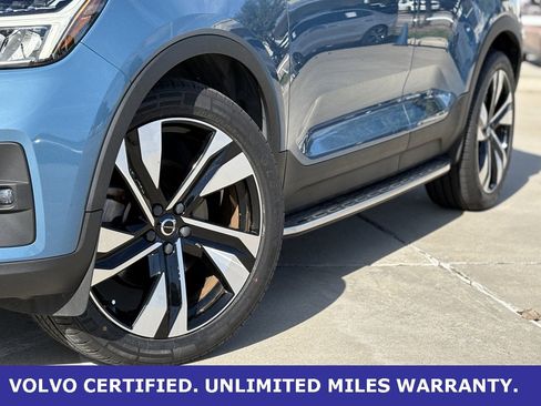 Certified 2023 Volvo XC40 B4 Plus image 9