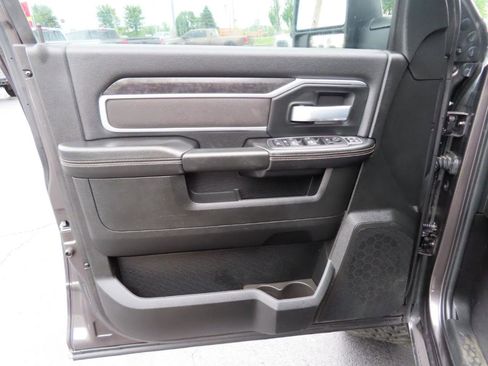 Used 2024 RAM 2500 Big Horn w/ Sport Appearance Package AWD/4WD image 28