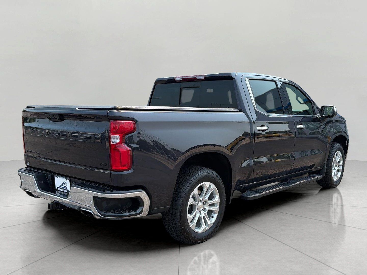 Used 2023 Chevrolet Silverado 1500 LTZ AWD/4WD image 4