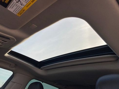 Used 2022 Toyota Highlander XLE image 12