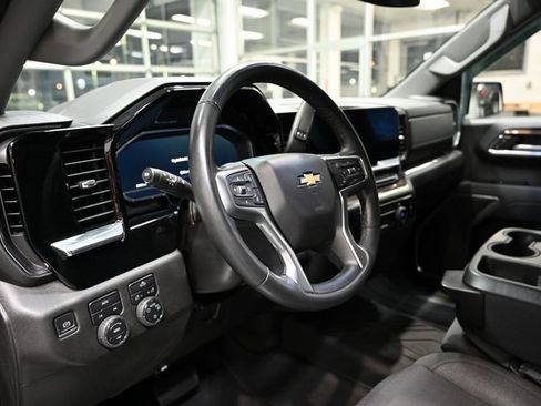 Used 2023 Chevrolet Silverado 1500 LT image 19